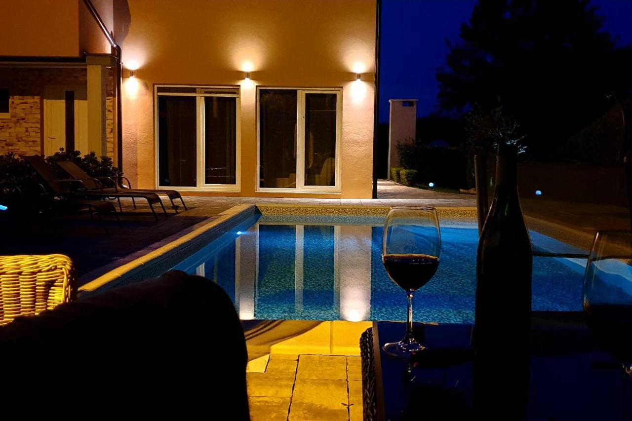 Villa Nemo Porec Esterno foto