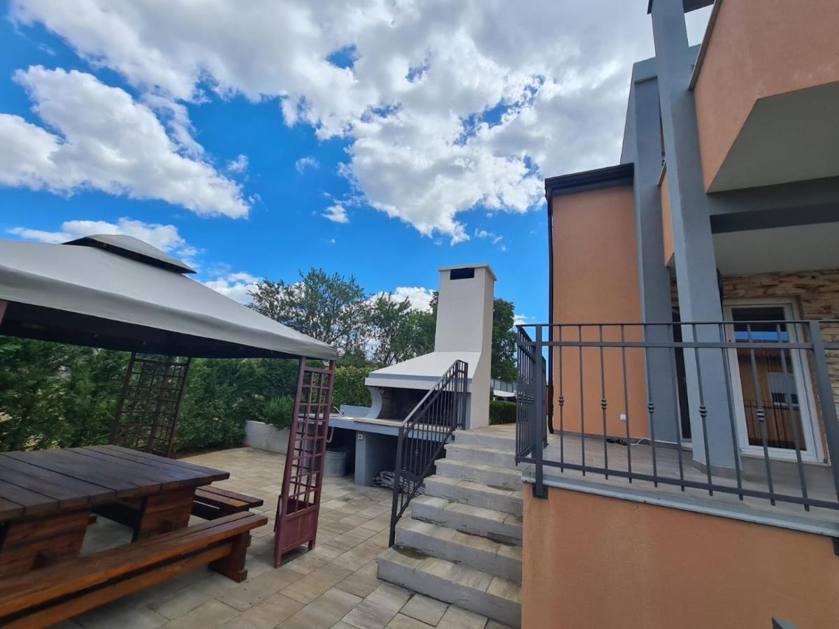Villa Nemo Porec Esterno foto