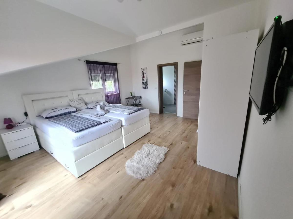 Villa Nemo Porec Esterno foto