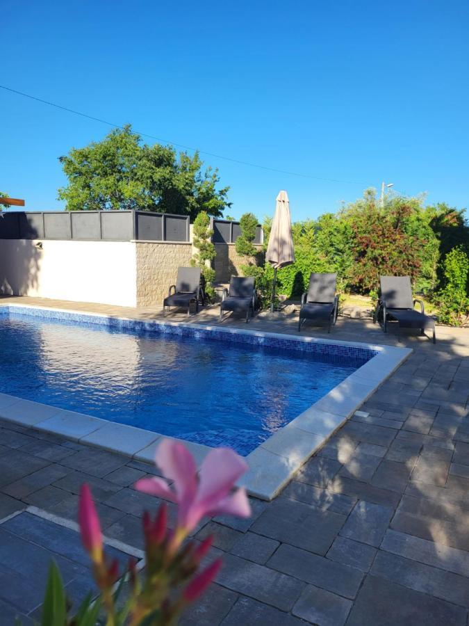 Villa Nemo Porec Esterno foto