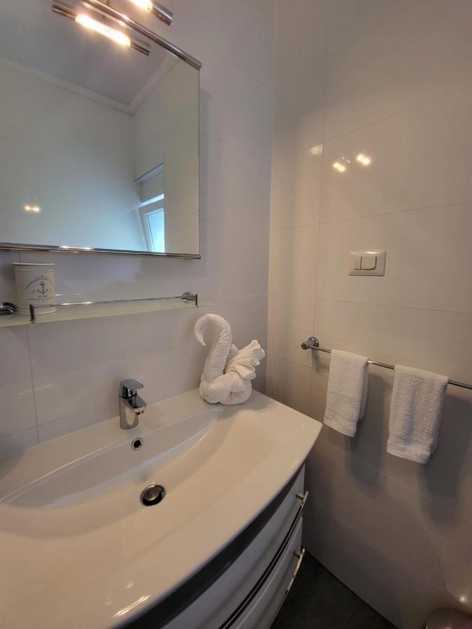 Villa Nemo Porec Esterno foto